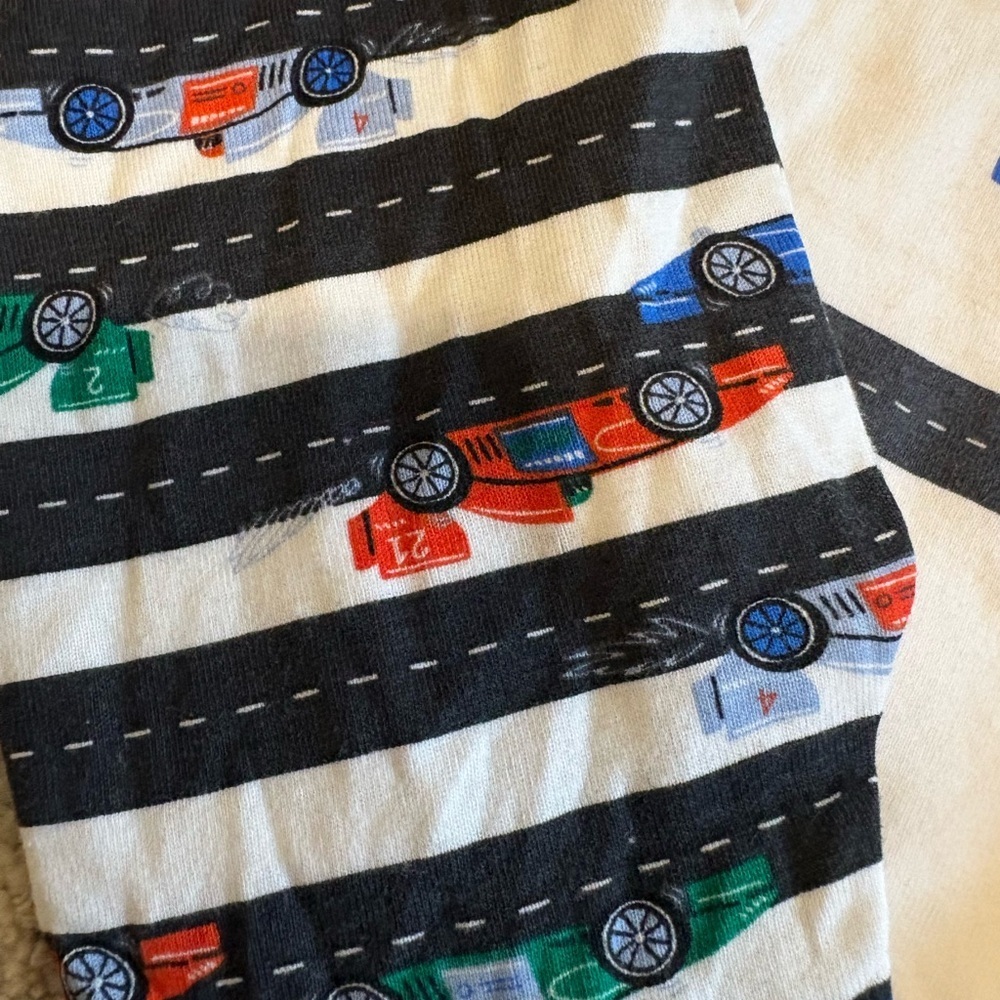🐻 OLD NAVY RACE CAR PAJAMA - Picture 2 of 5